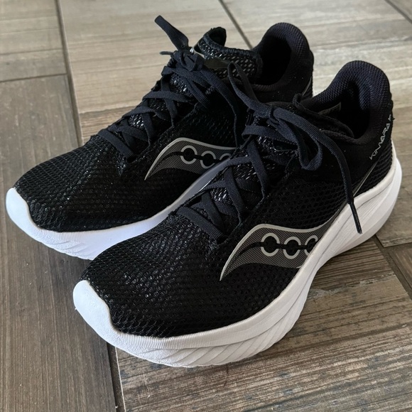 WOMEN'S Saucony KINVARA 14 size 9 - Picture 2 of 10